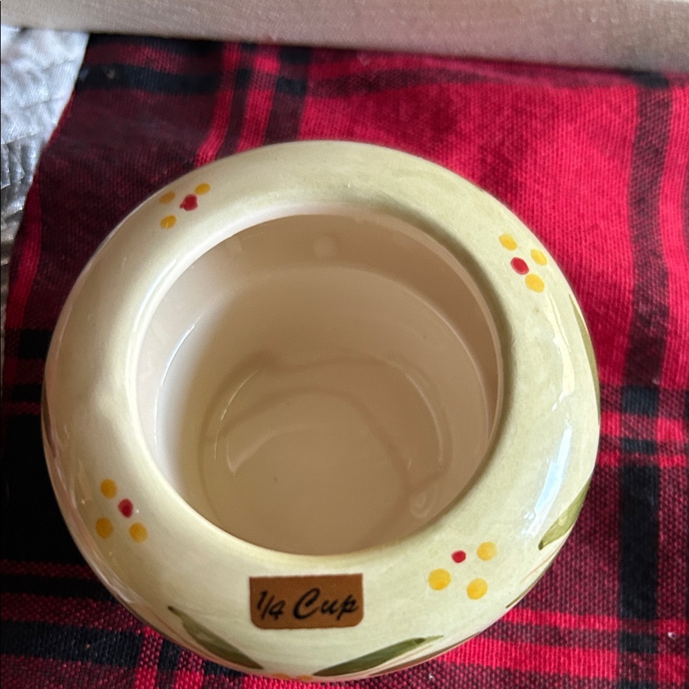Temptations Green and Cream Measuring Cups - Picture 13 of 15